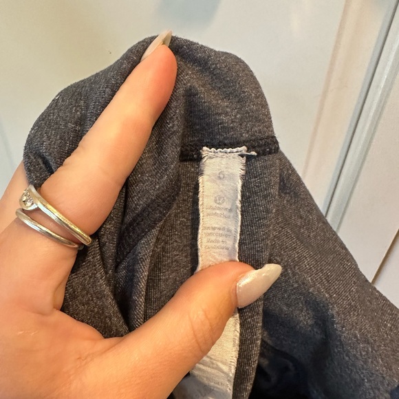 Lululemon Gray Pants Size 6 - Picture 5 of 5